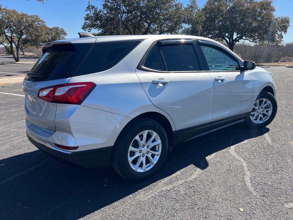 2018 Chevrolet Equinox Image 3