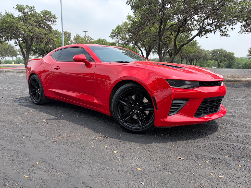 2018 Chevrolet Camaro Image 1