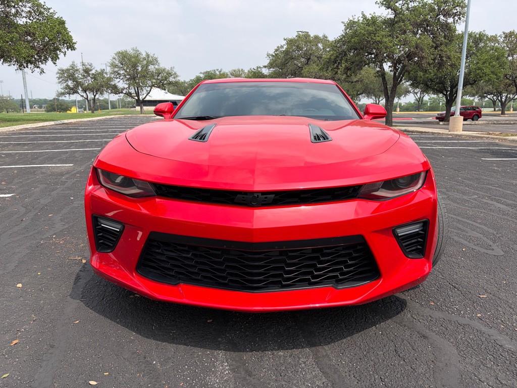 2018 Chevrolet Camaro Image 2
