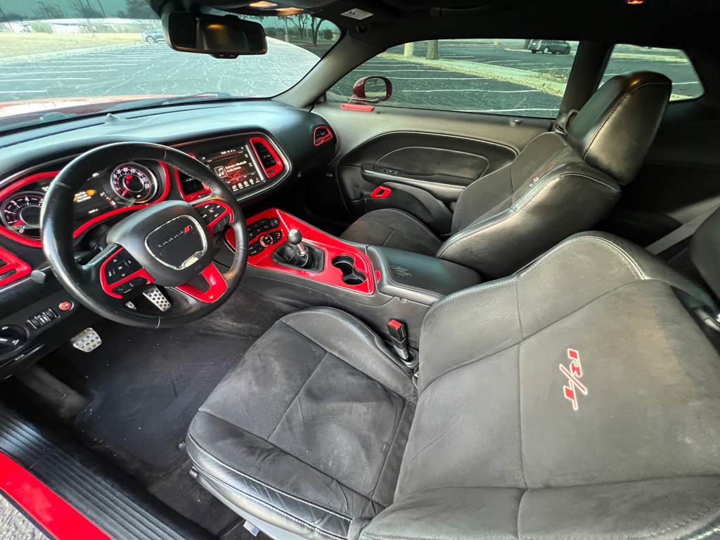 2016 Dodge Challenger Image 5