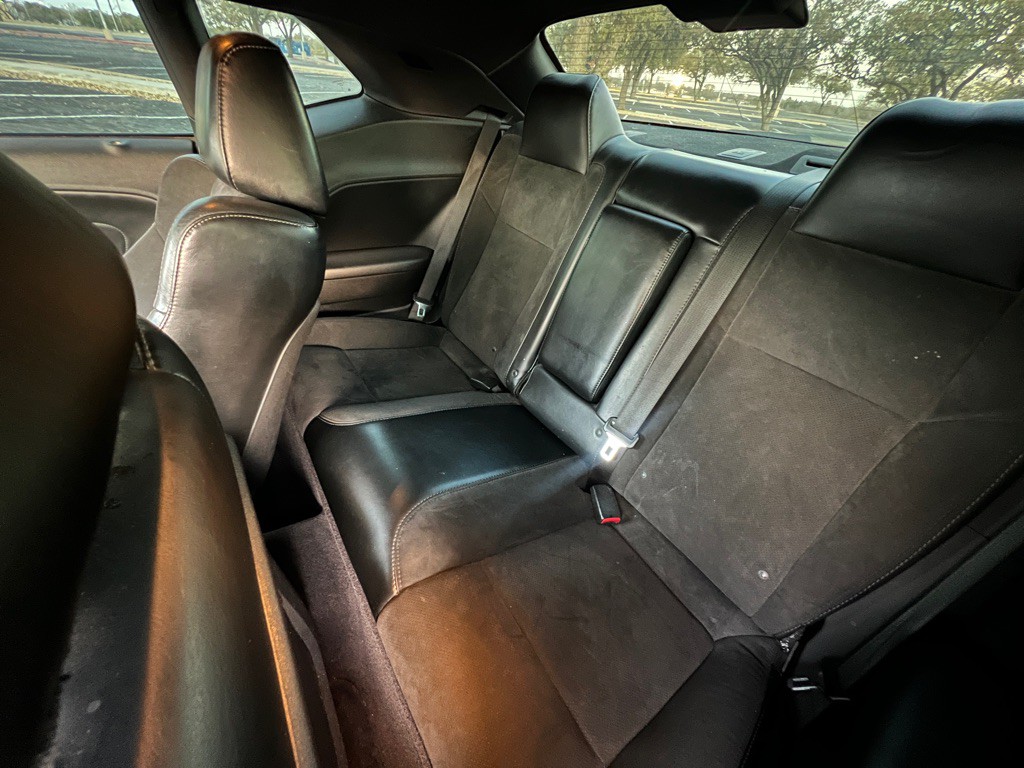 2016 Dodge Challenger Image 6