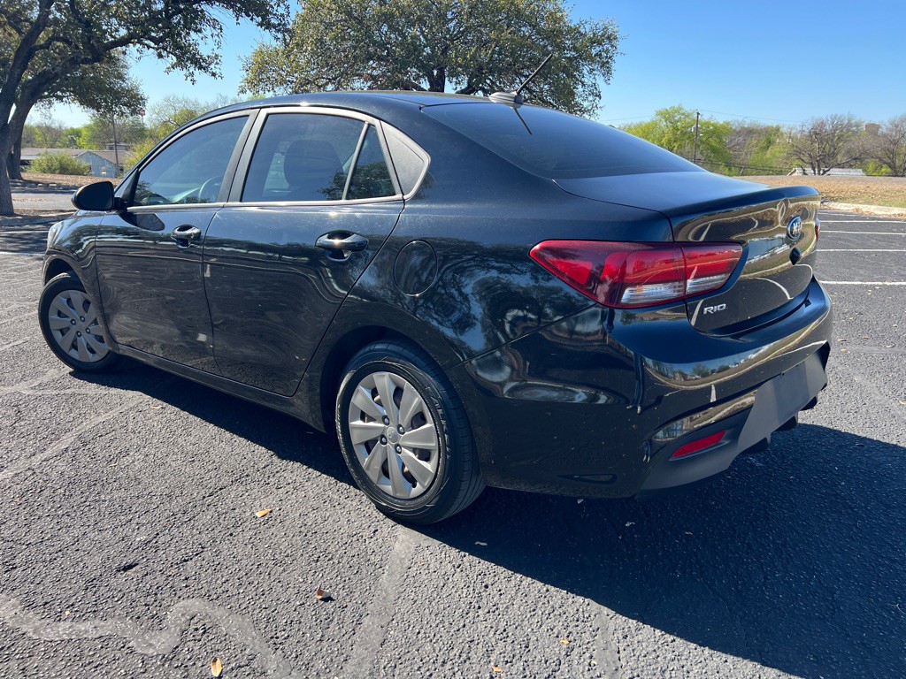 2020 Kia Rio Image 4