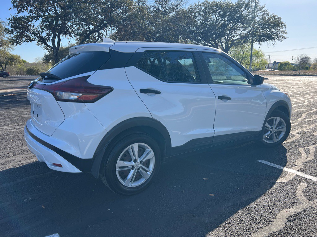 2021 Nissan Kicks Image 3