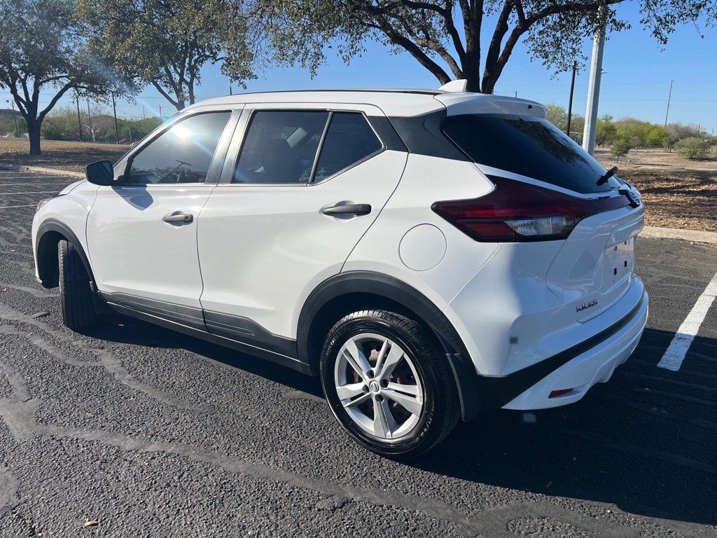2021 Nissan Kicks Image 4