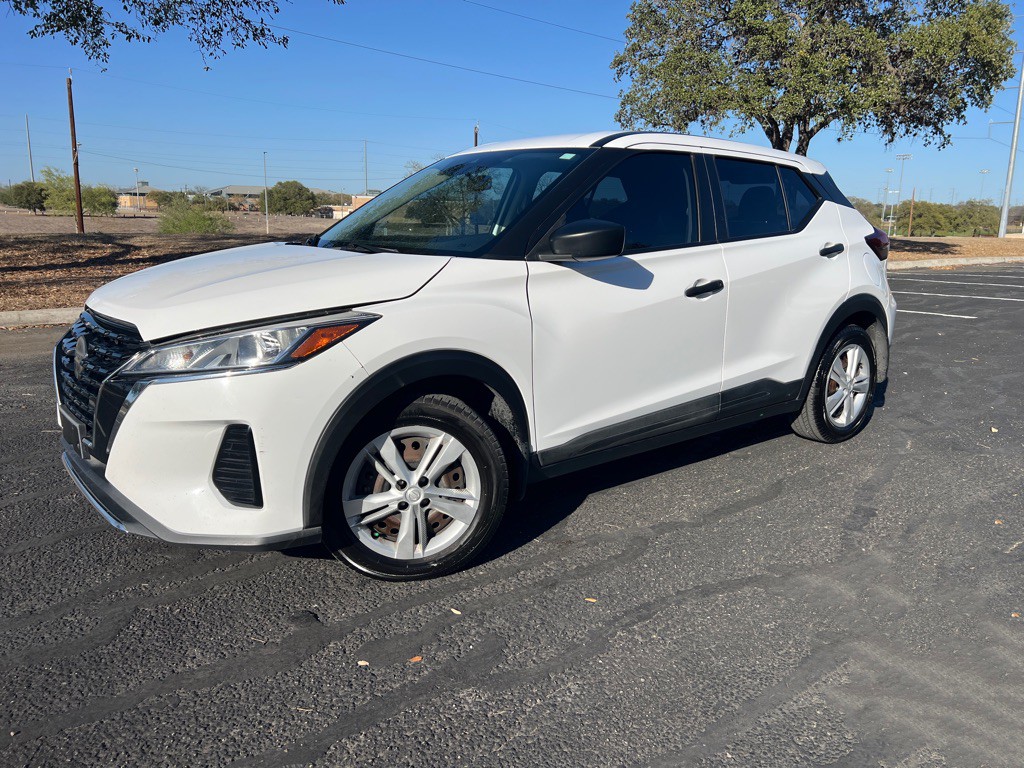 2021 Nissan Kicks Image 1