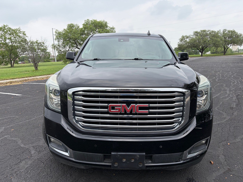 2017 GMC Yukon Image 2