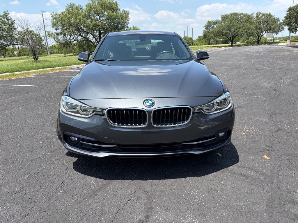 2018 BMW 3 Series Image 2