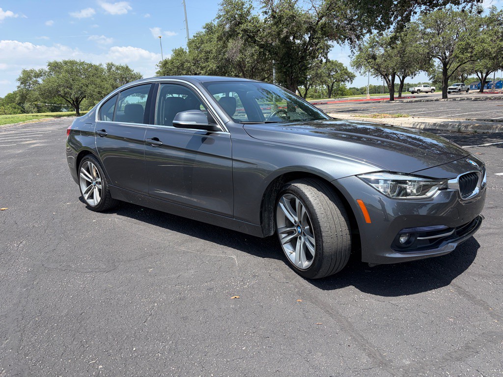 2018 BMW 3 Series Image 3