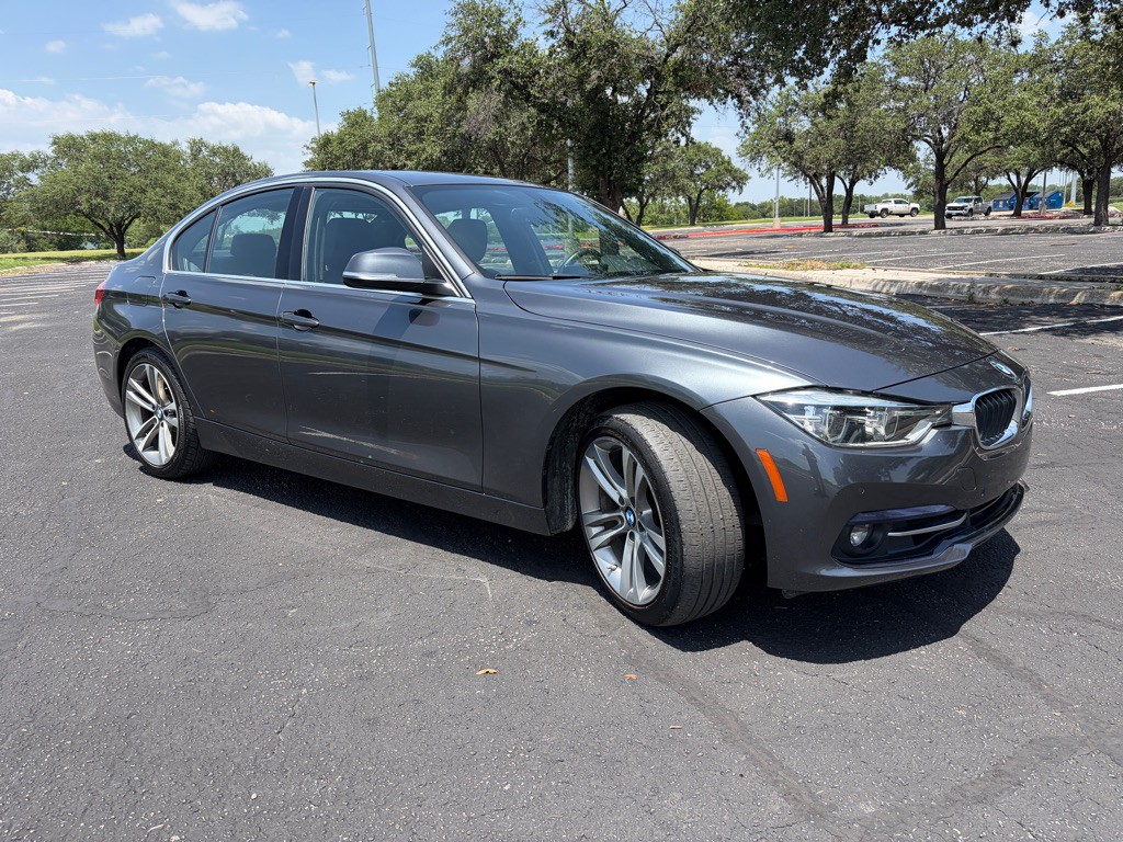 2018 BMW 3 Series Image 4