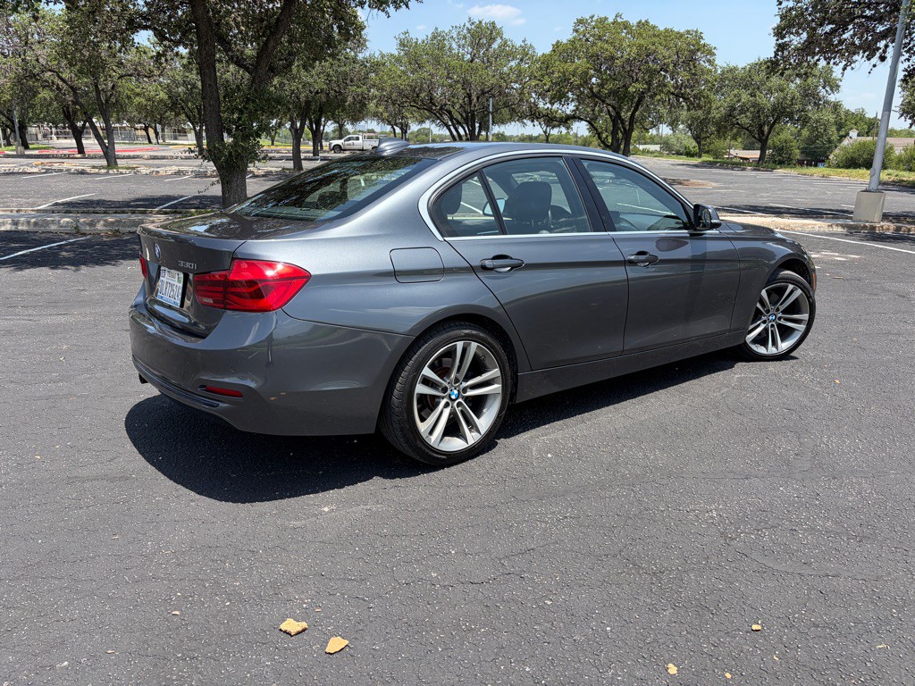 2018 BMW 3 Series Image 6