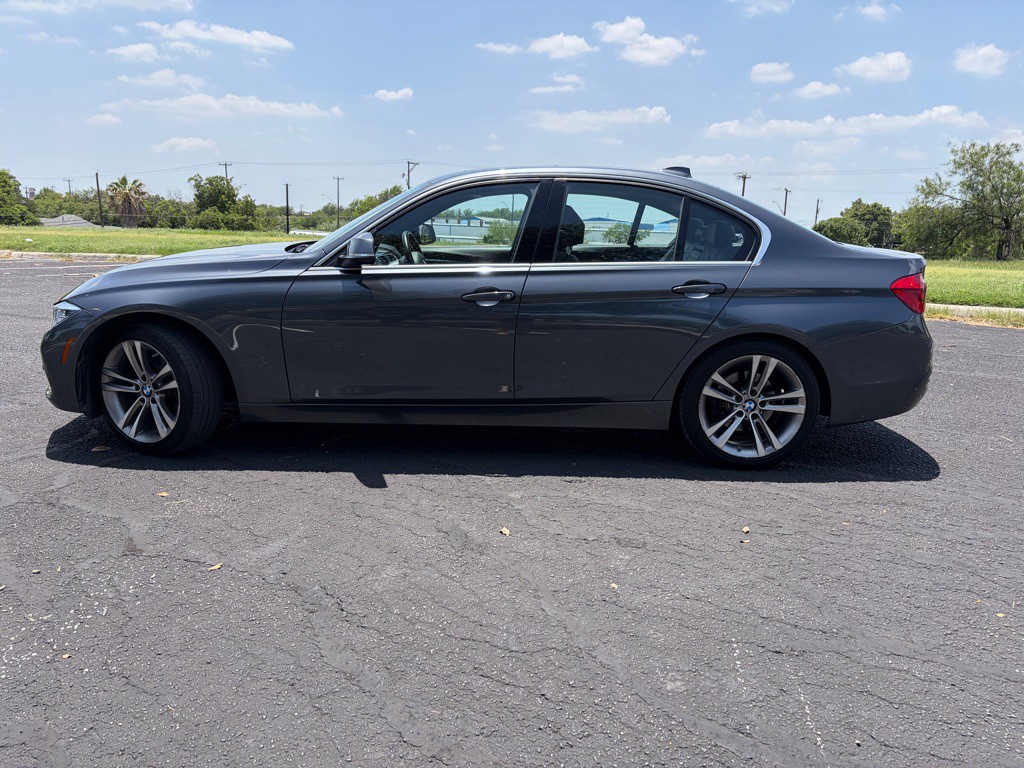 2018 BMW 3 Series Image 9