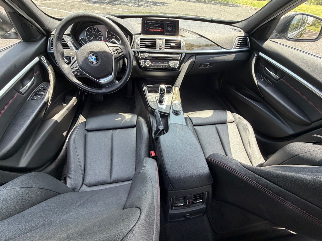 2018 BMW 3 Series Image 10