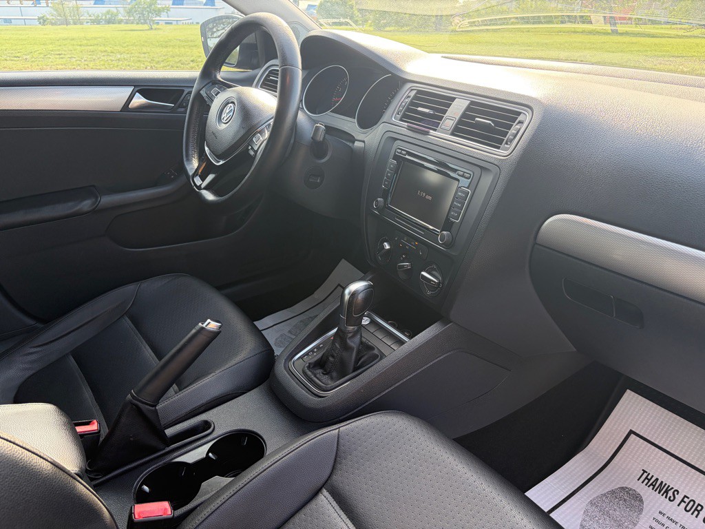 2015 Volkswagen Jetta Image 9