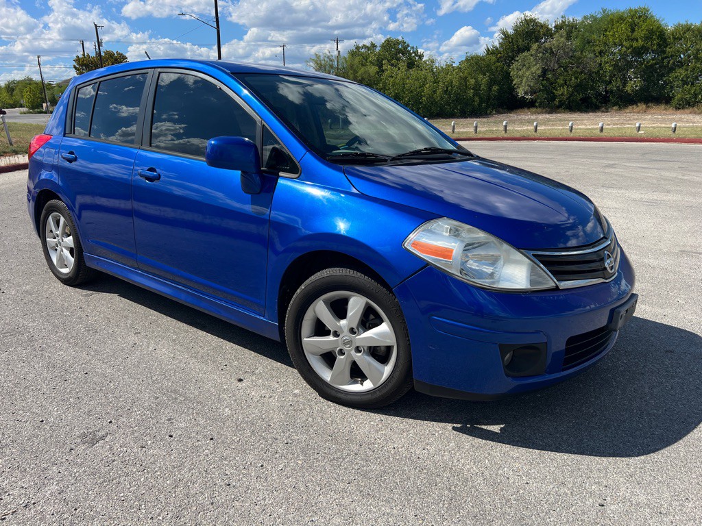2012 Nissan Versa Image 3
