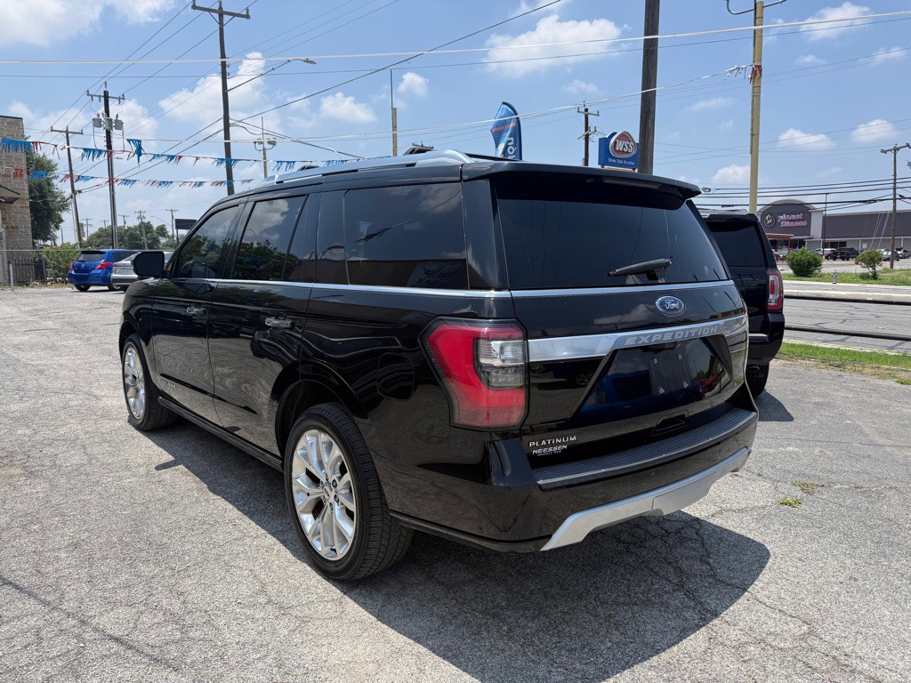 2018 Ford Expedition Image 2
