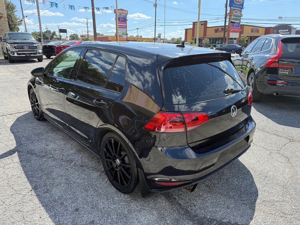 2015 Volkswagen GTI Image 2