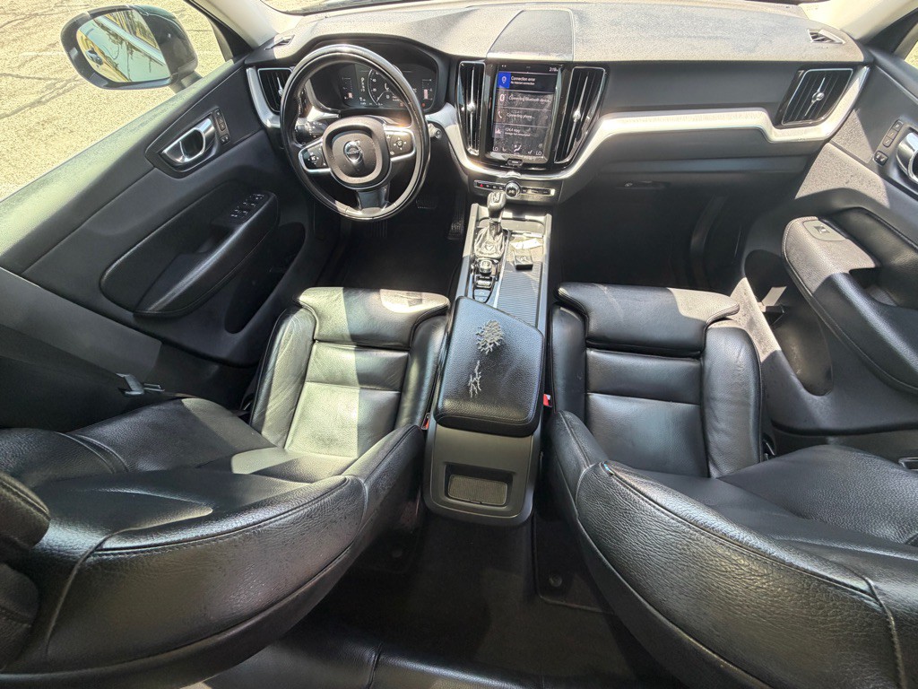 2019 Volvo XC60 Image 12