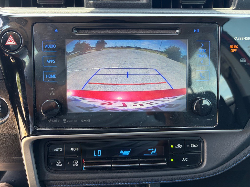 2017 Toyota Corolla Image 10