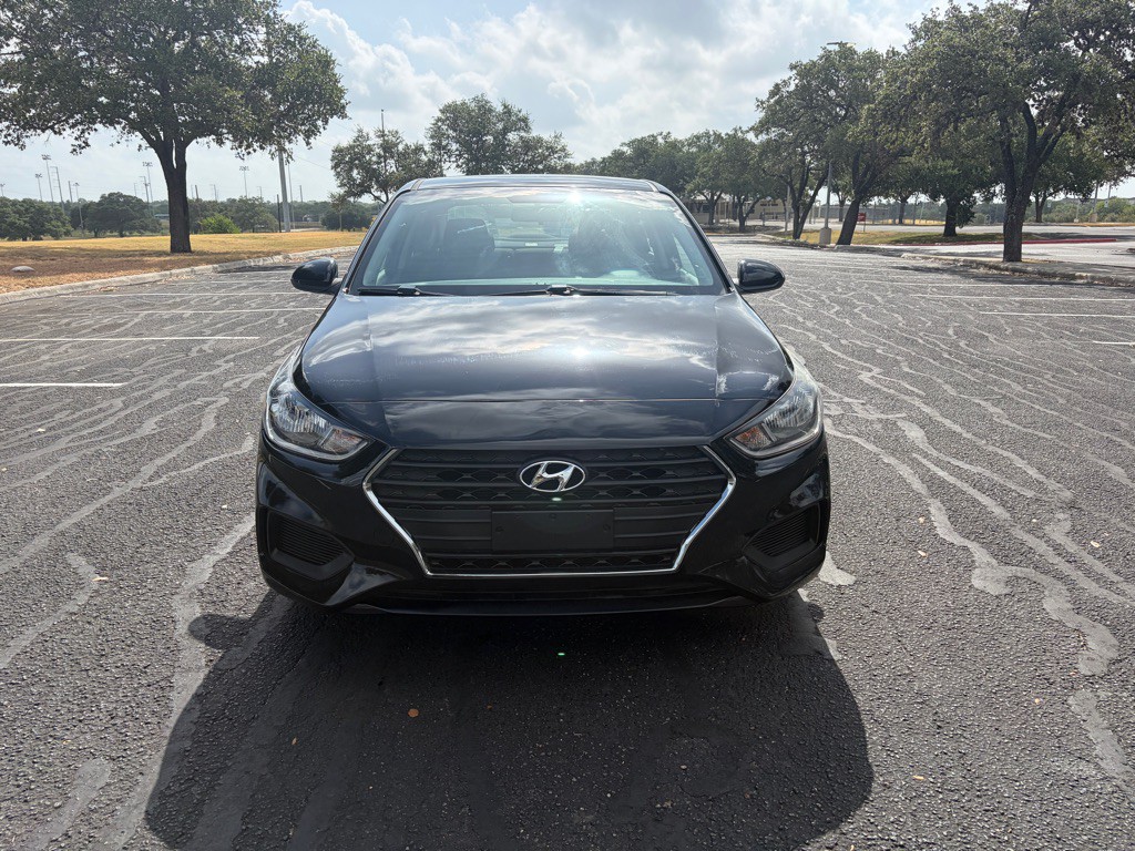 2018 Hyundai Accent Image 2