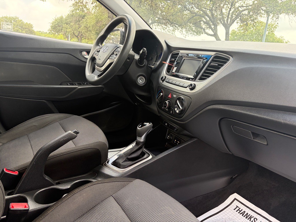 2018 Hyundai Accent Image 8