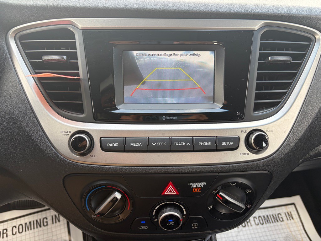 2018 Hyundai Accent Image 11