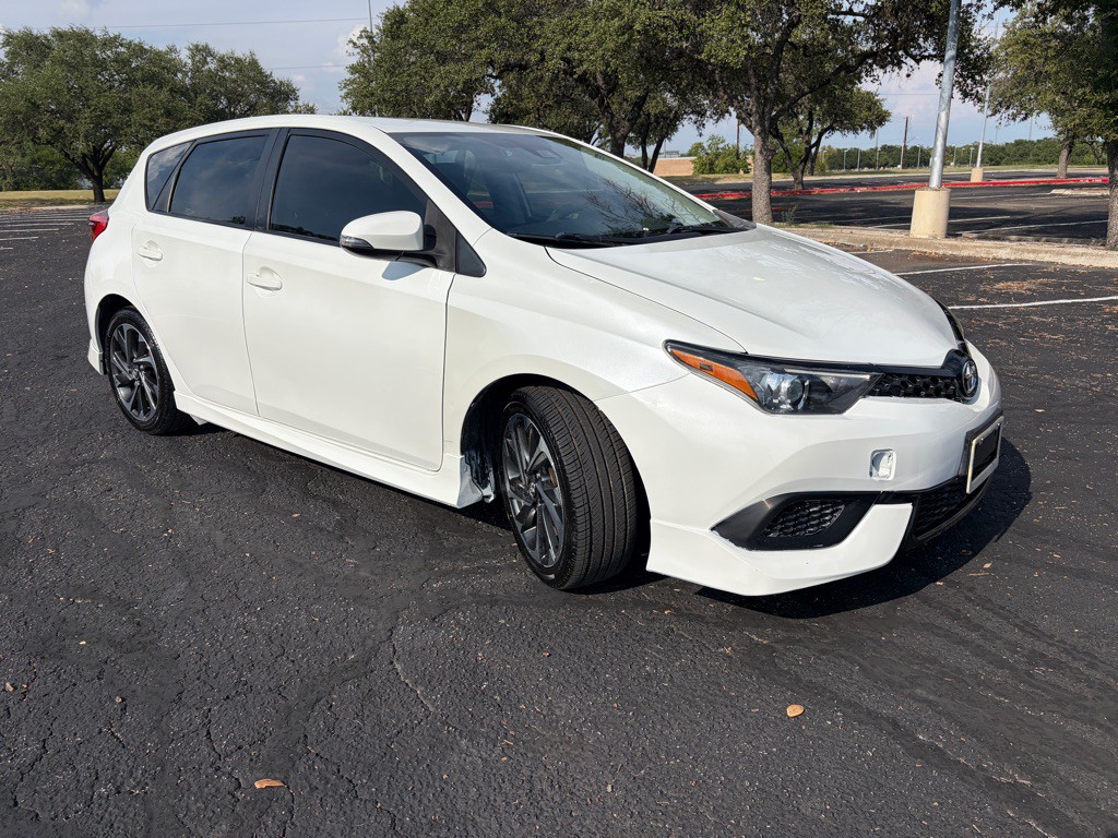 2017 Toyota Corolla Image 2