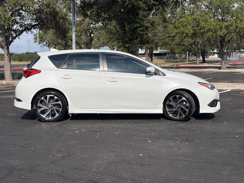 2017 Toyota Corolla Image 3