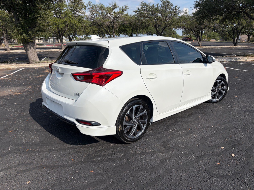 2017 Toyota Corolla Image 4