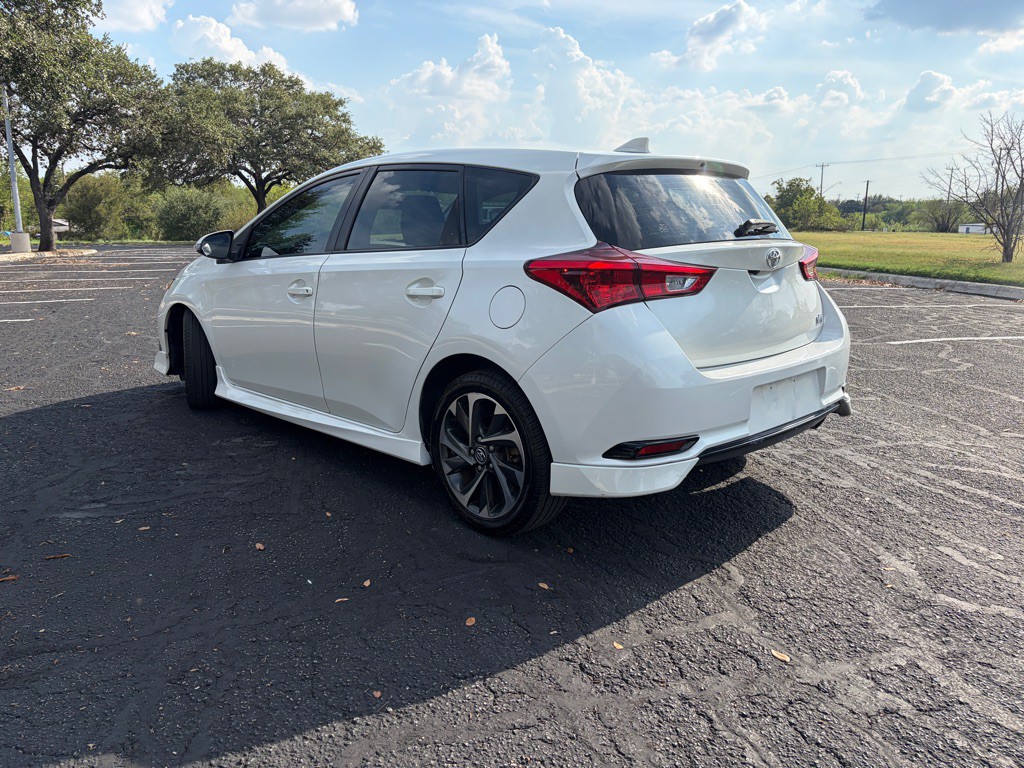 2017 Toyota Corolla Image 6