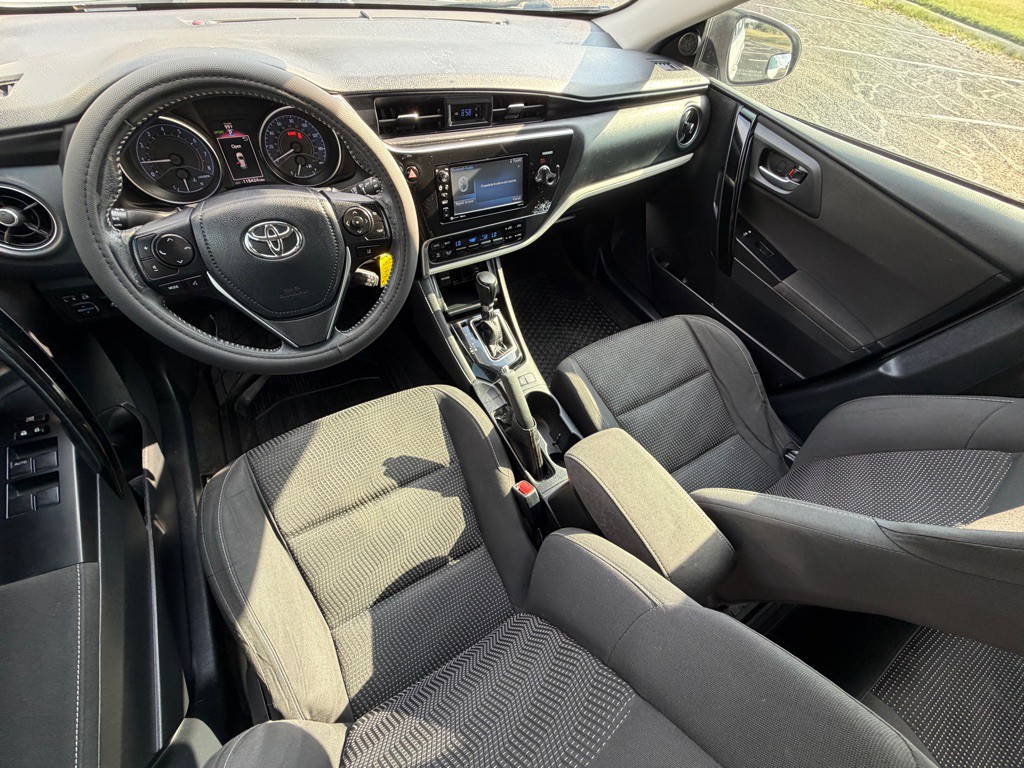 2017 Toyota Corolla Image 11