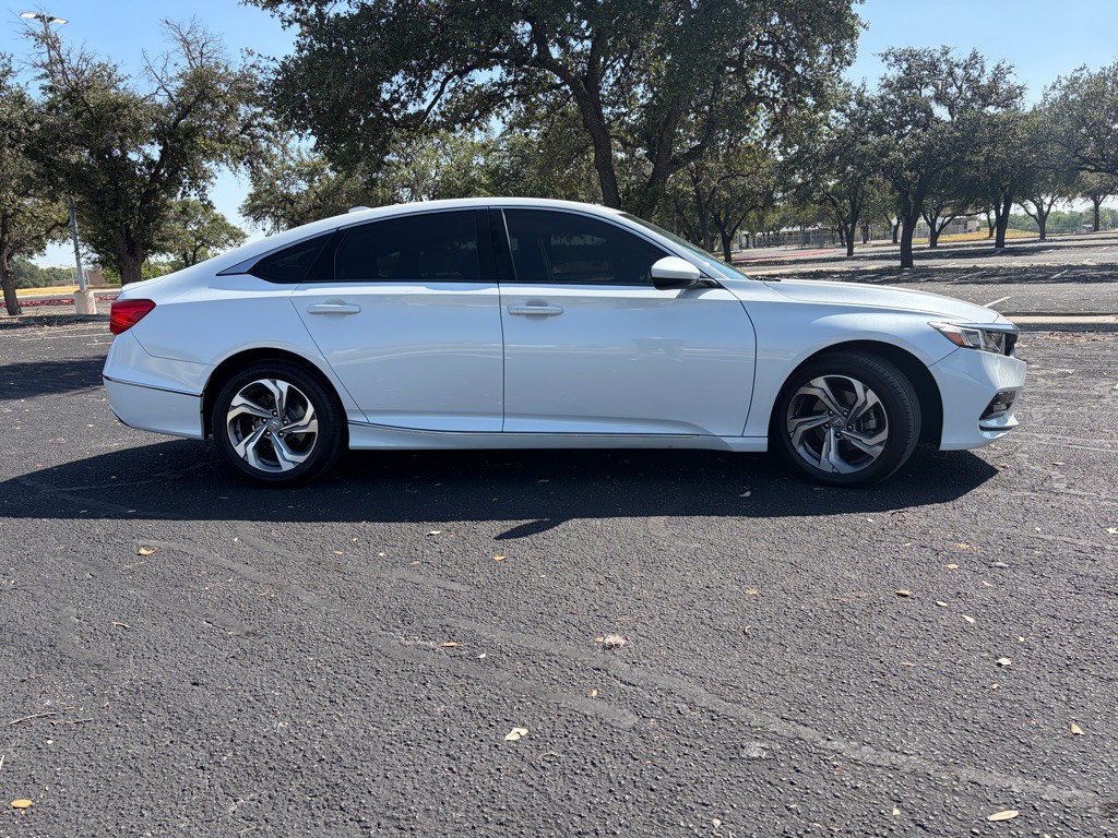 2019 Honda Accord Image 4