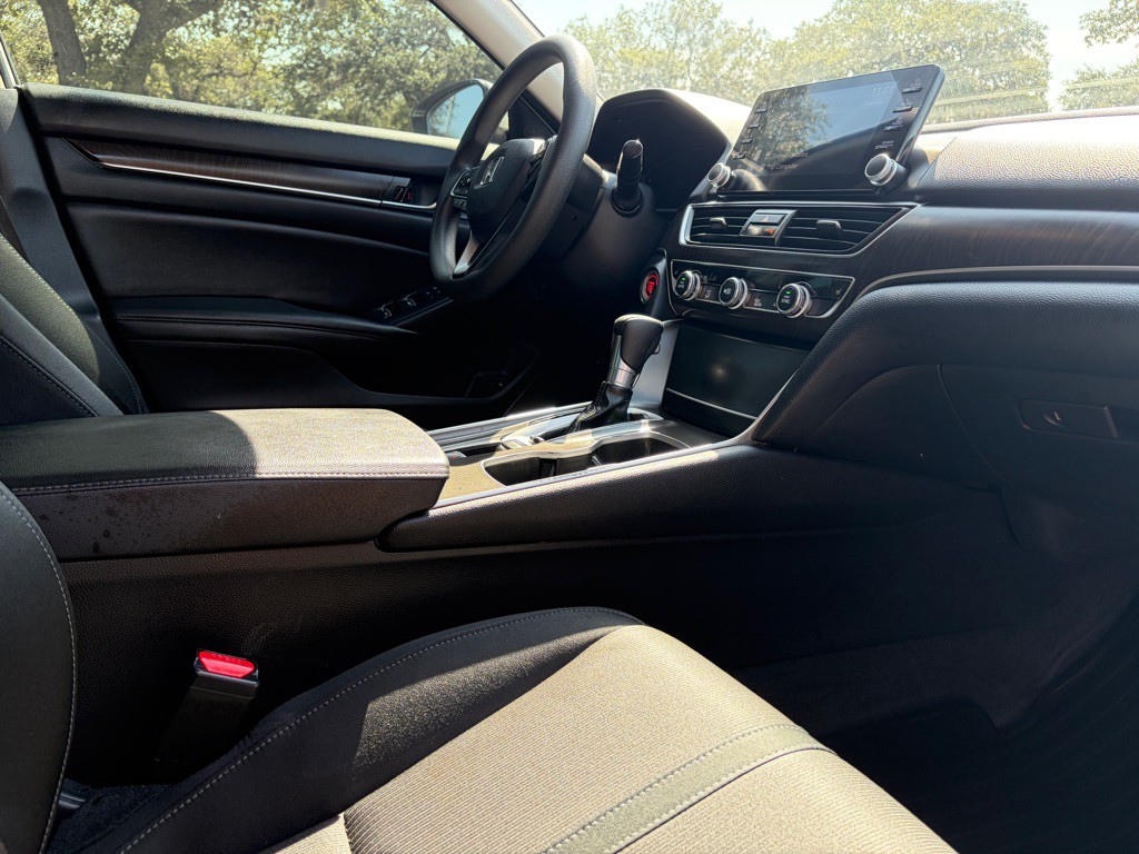 2019 Honda Accord Image 10