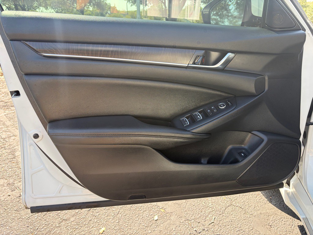 2019 Honda Accord Image 13