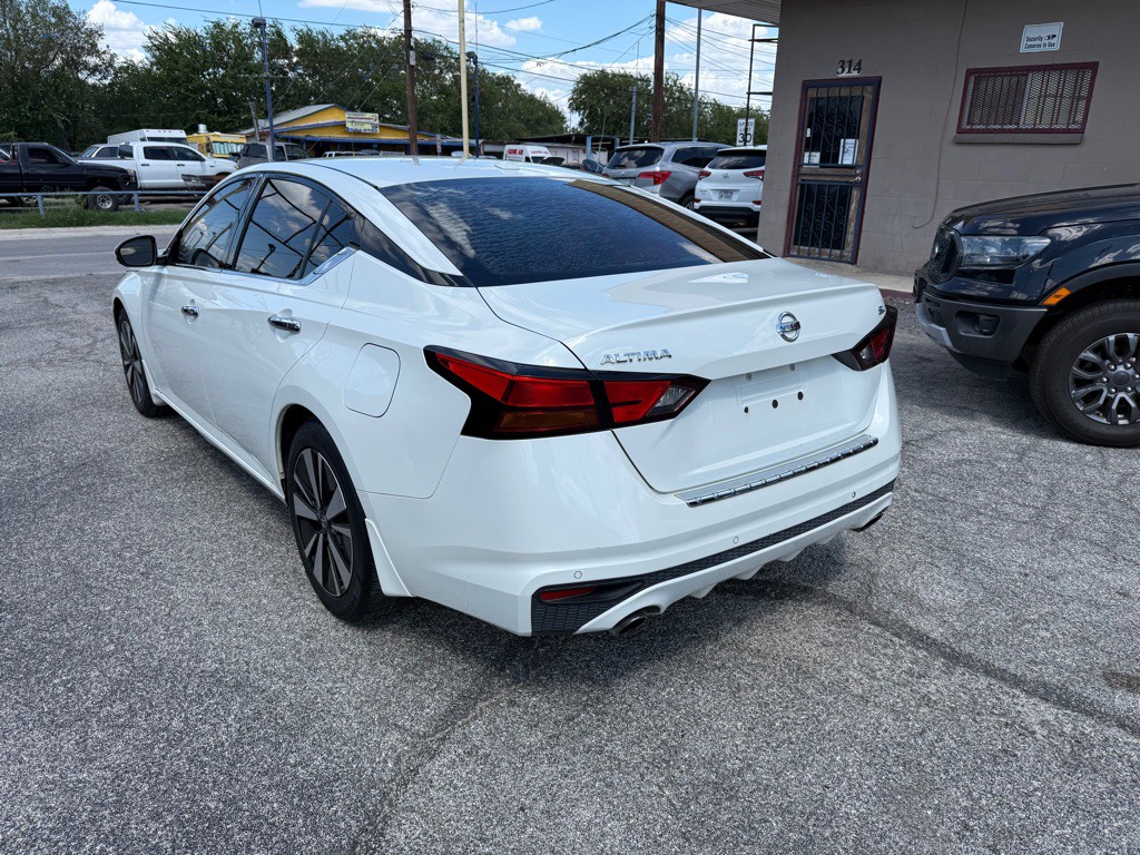 2020 Nissan Altima Image 1
