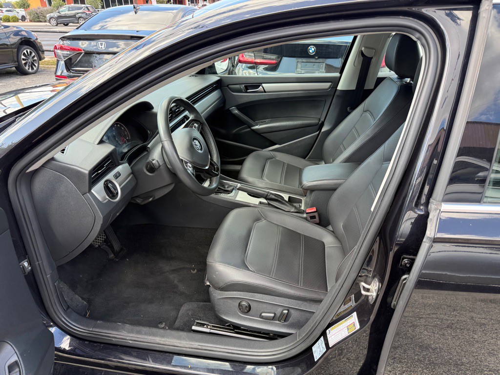 2021 Volkswagen Passat Image 5