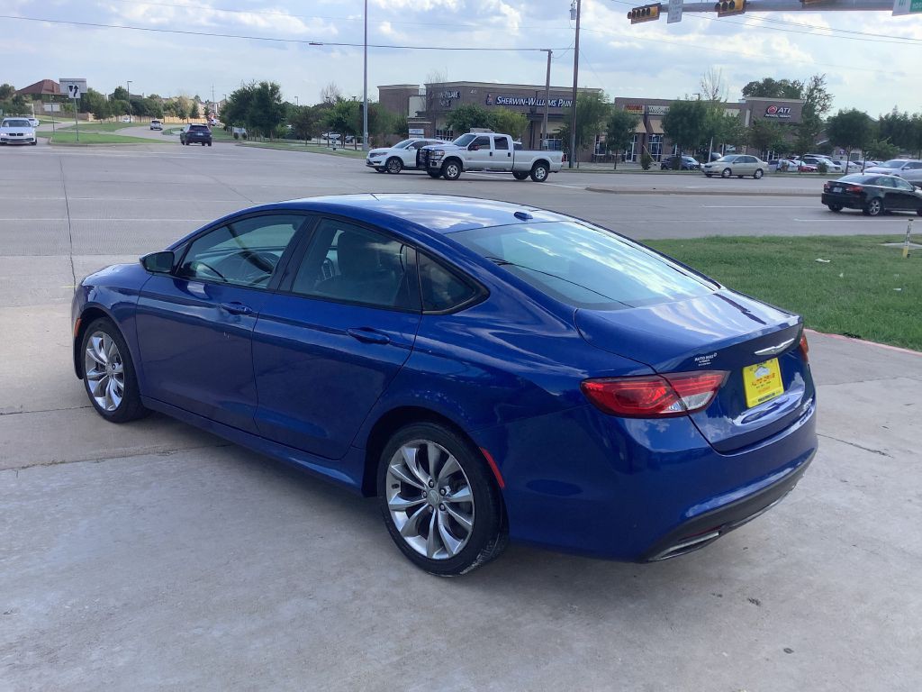 2015 Chrysler 200 Image 13