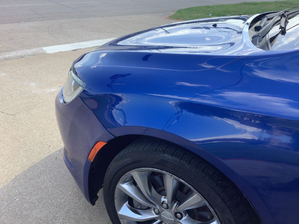2015 Chrysler 200 Image 18