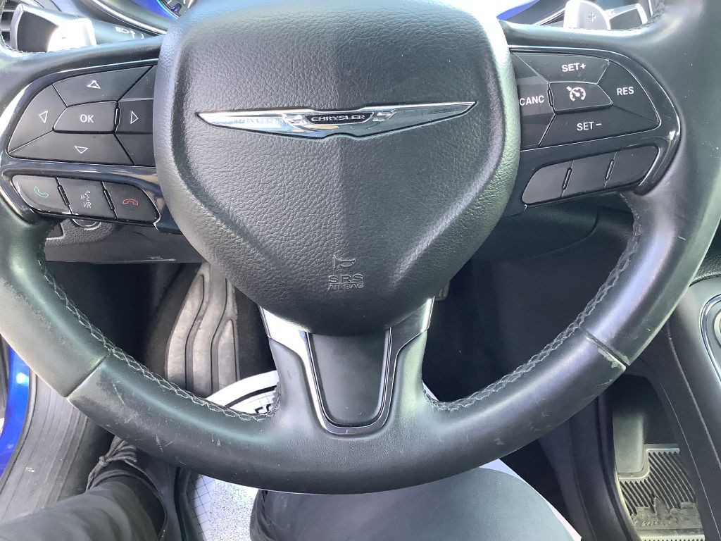 2015 Chrysler 200 Image 36