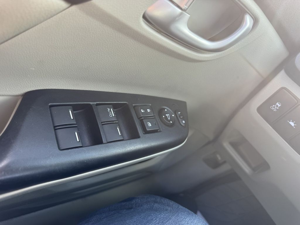 2012 Honda Civic Image 28