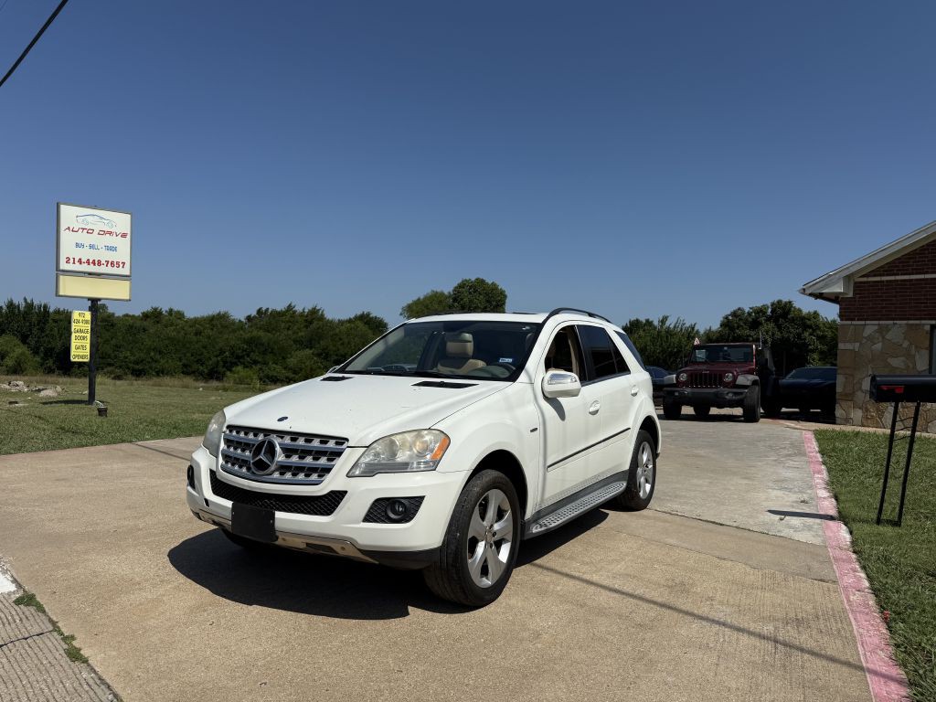 2010 Mercedes-Benz M-Class Image 3