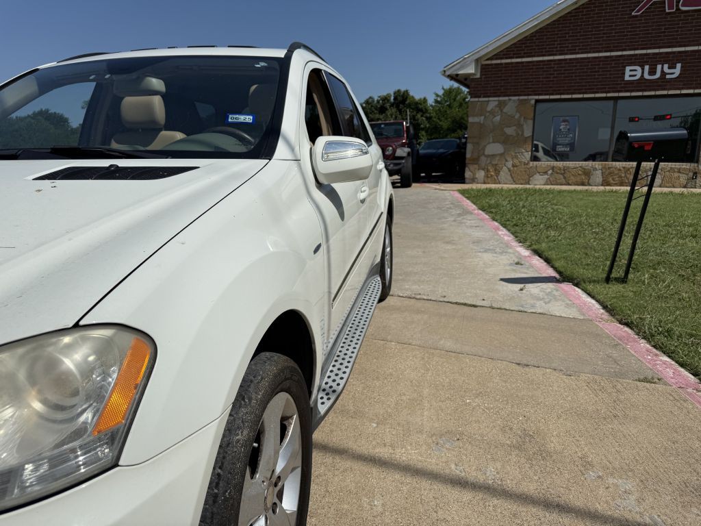 2010 Mercedes-Benz M-Class Image 10