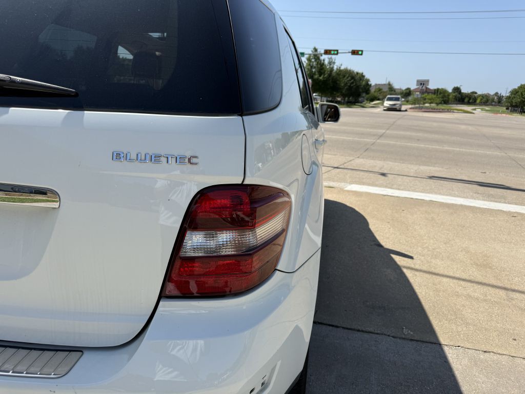 2010 Mercedes-Benz M-Class Image 12