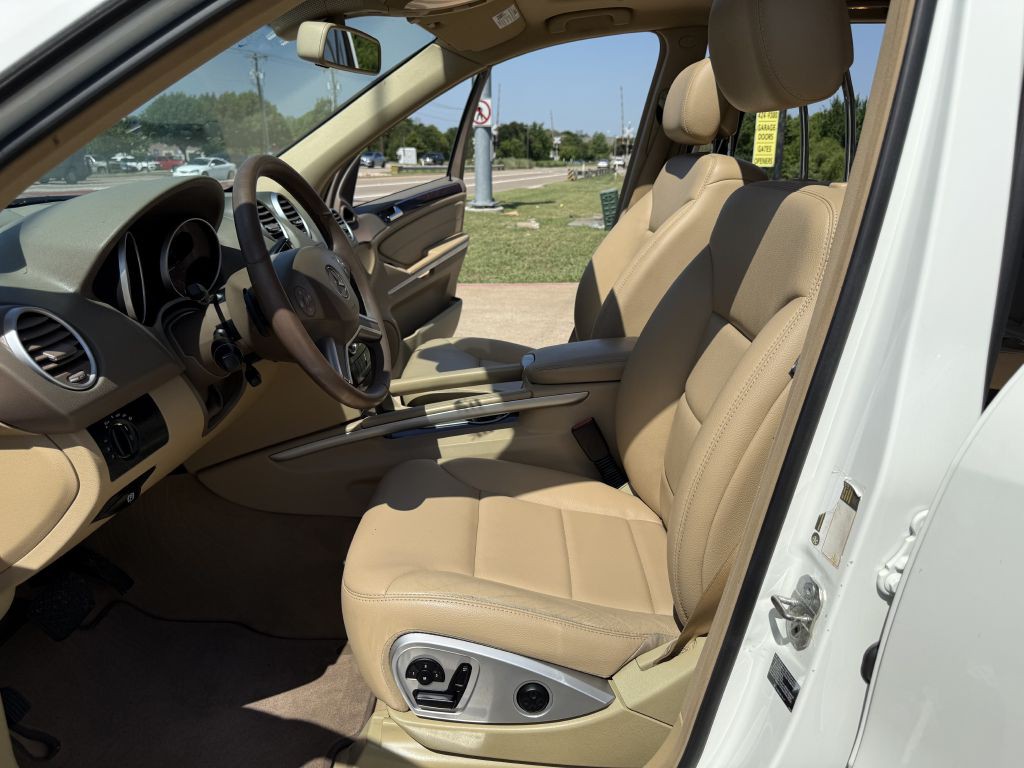 2010 Mercedes-Benz M-Class Image 13