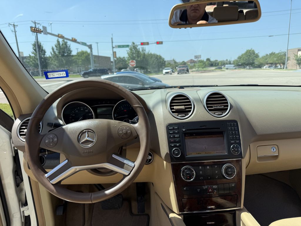2010 Mercedes-Benz M-Class Image 22