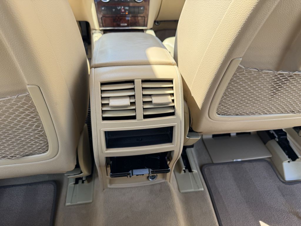 2010 Mercedes-Benz M-Class Image 25