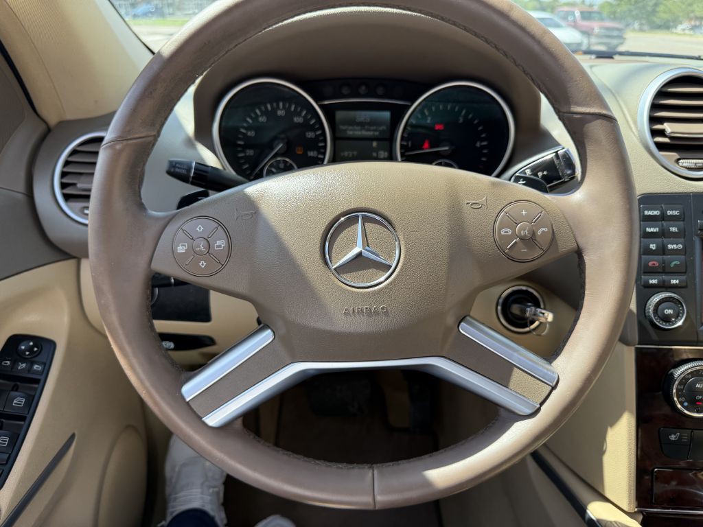 2010 Mercedes-Benz M-Class Image 28