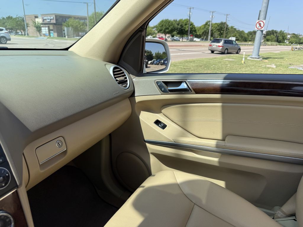 2010 Mercedes-Benz M-Class Image 35