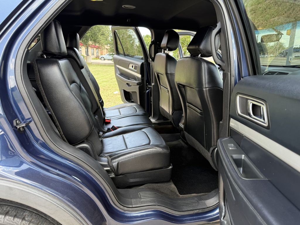 2016 Ford Explorer Image 16