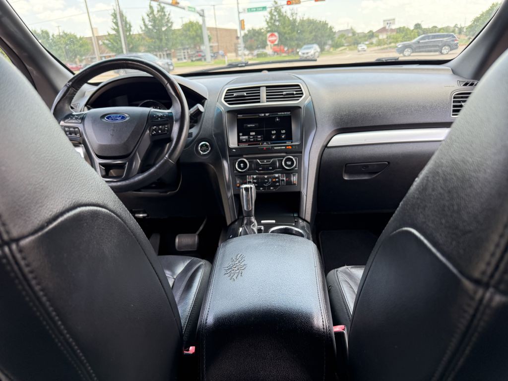2016 Ford Explorer Image 25