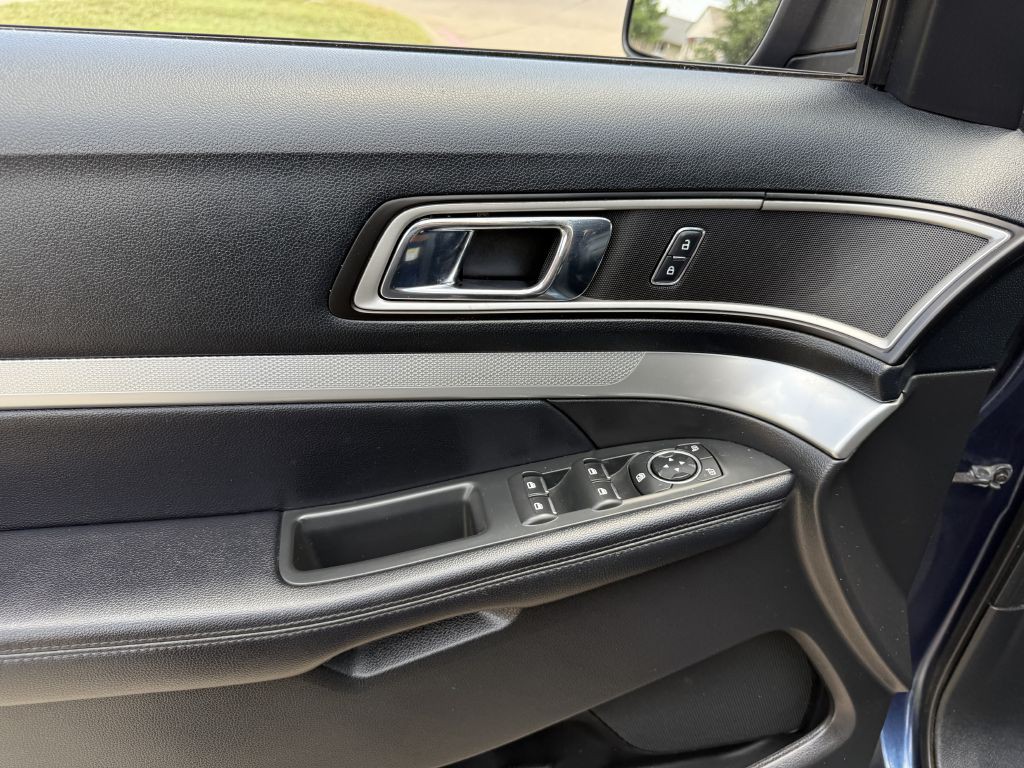 2016 Ford Explorer Image 26
